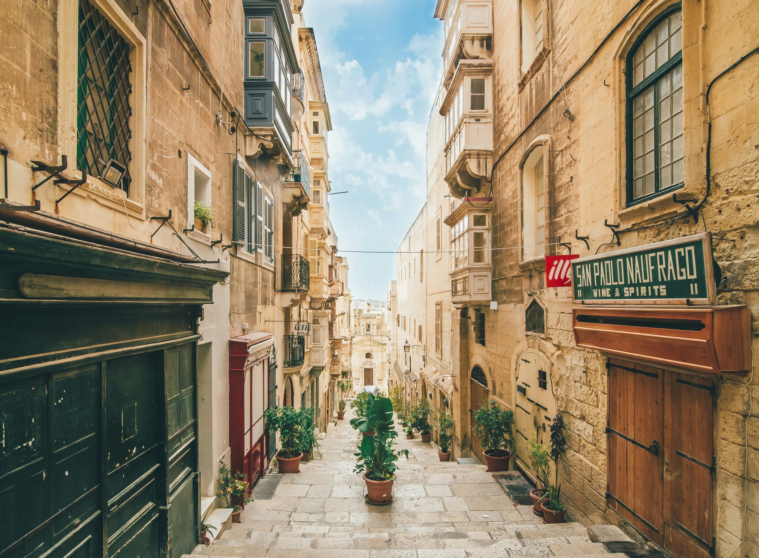 Malta’da İngilizce Dil Eğitimi: En İyi Dil Okulları ve Kurs Ücretleri (2024 Rehberi)