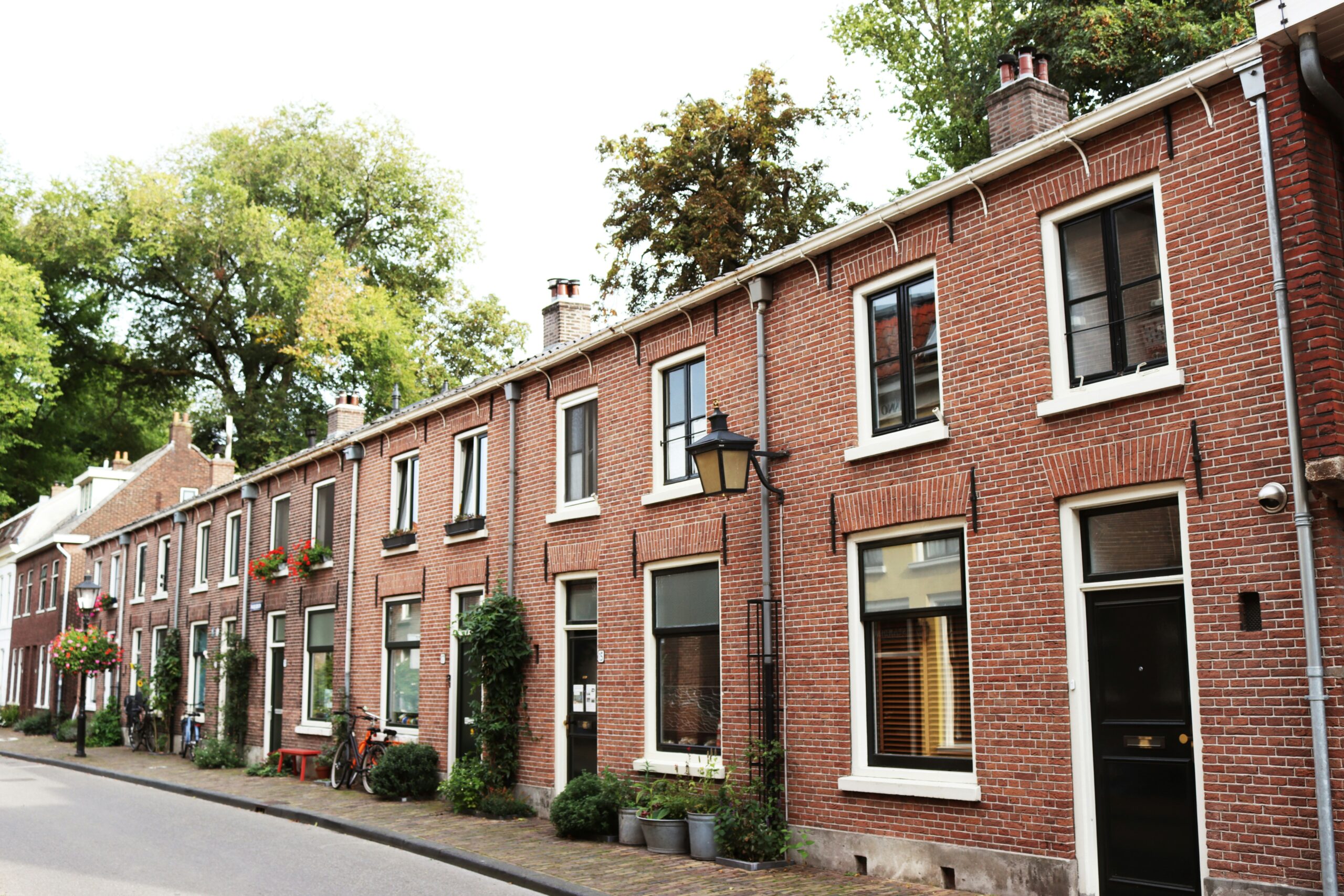 Hollanda’da Mortgage ile Ev Satın Alma Rehberi (2025): Yabancılar İçin Adım Adım Süreç